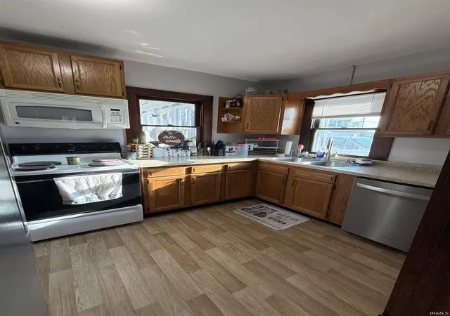 4th image of 255 E Mechanic St, Bloomfield, IN 47424 | MLS# 202625982
