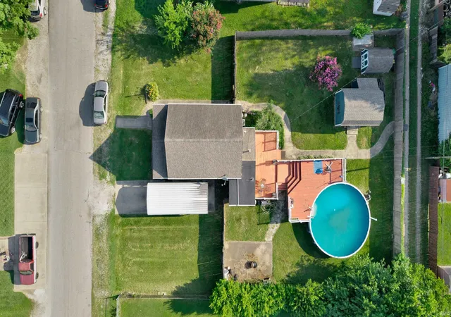 Photo 3 of Manufactured home for sale at 2020 S Kerth Ave, Evansville, IN 47714 | MLS# 202625984 | Listing updated on 2026-09-16