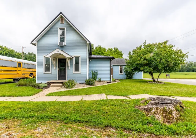 Photo 2 of Sale Pending at 298 N Main St, North Manchester, IN 46962 | MLS# 202625989 | Listing updated on 2026-07-23