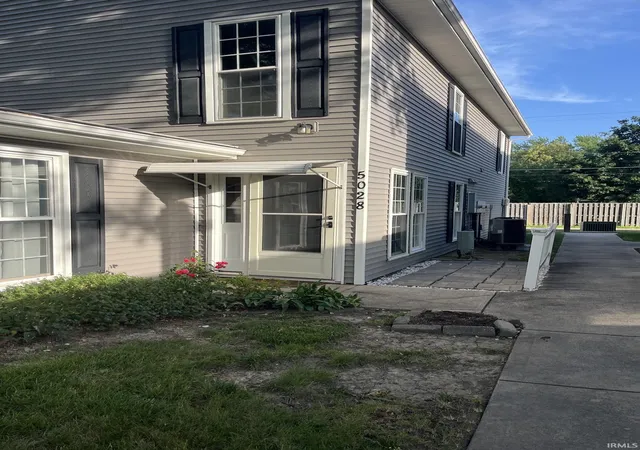 Photo 1 of Sale Pending at 5028 Woodmark Dr, Fort Wayne, IN 46815 | MLS# 202625990 | Listing updated on 2026-07-07