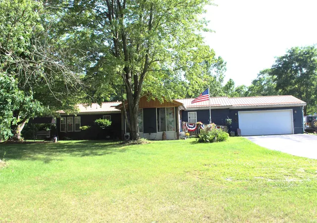 Homes for sale in Angola, IN | 3335 W Loon Lake Rd, Angola, IN 46703 | MLS# 202625991