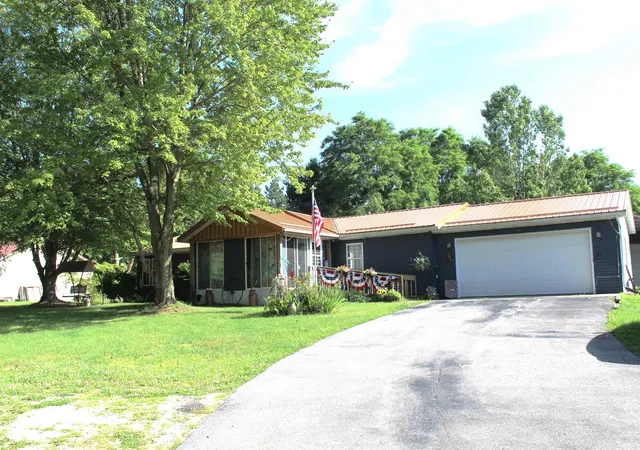 Homes for sale in Angola, IN | 3335 W Loon Lake Rd, Angola, IN 46703 | MLS# 202625991