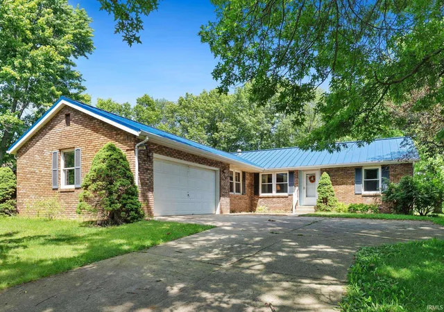 Homes for sale in Warsaw, IN | 3394 N Old Farm Rd, Warsaw, IN 46582 | MLS# 202626003