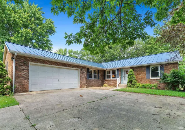 Homes for sale in Warsaw, IN | 3394 N Old Farm Rd, Warsaw, IN 46582 | MLS# 202626003