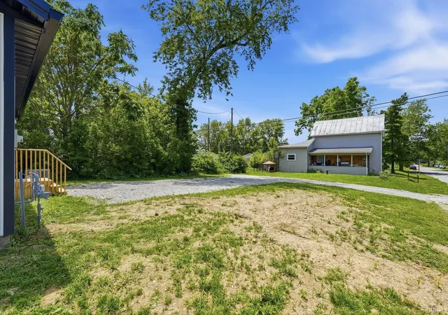 30th image of 421 N Walnut St, Hartford City, IN 47348 | MLS# 202626023