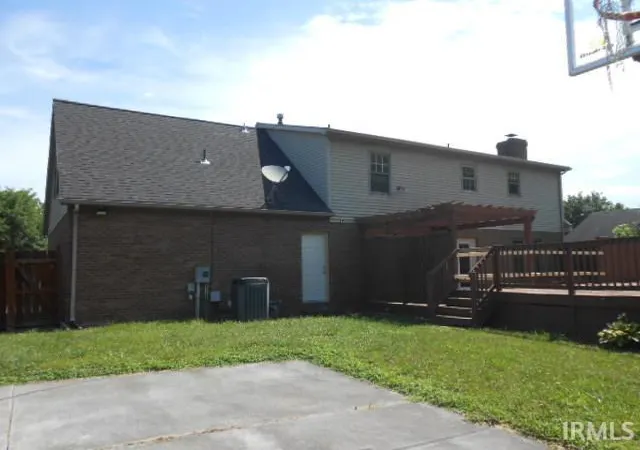 3rd image of 333 Belmont Dr, Evansville, IN 47711 | MLS# 202626029