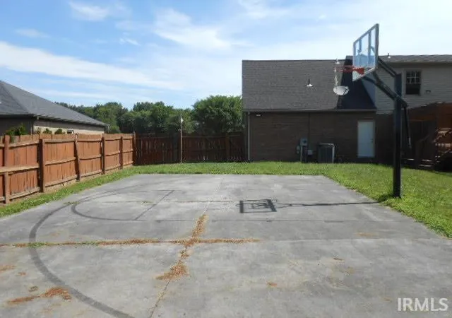 5th image of 333 Belmont Dr, Evansville, IN 47711 | MLS# 202626029
