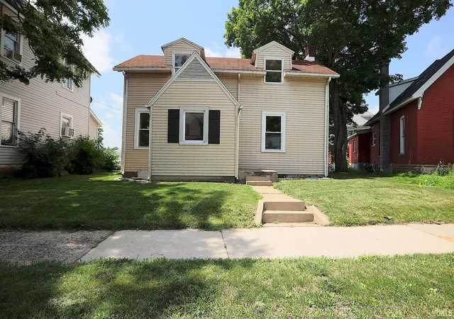 Homes for sale in Huntington, IN | 824 S Jefferson St, Huntington, IN 46750 | MLS# 202626032