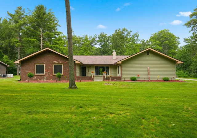 Photo 2 of Manufactured home for sale at 1455 N 140 West, Angola, IN 46703 | MLS# 202626035 | Listing updated on 2026-07-08