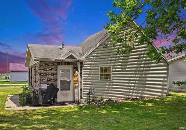 Manufactured home for sale at 501 S Summit St, Nappanee, IN 46550 | MLS# 202626059
