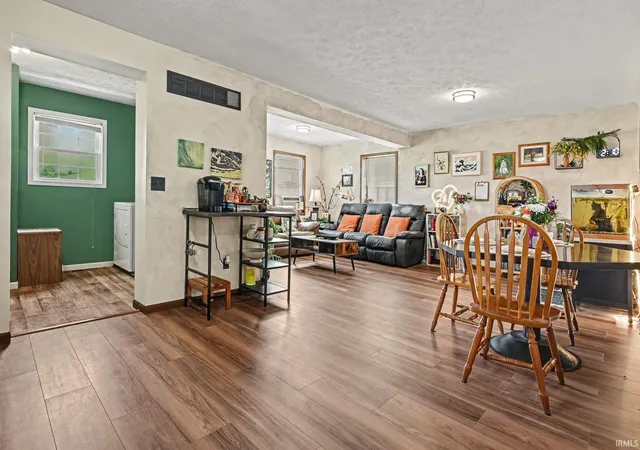 Photo 4 of Manufactured home for sale at 501 S Summit St, Nappanee, IN 46550 | MLS# 202626059 | Listing updated on 2026-07-11