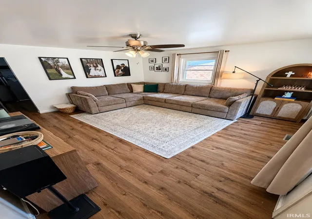 Photo 3 of Manufactured home for sale at 1316 Genesta Dr, Evansville, IN 47720 | MLS# 202626066 | Listing updated on 2026-08-03