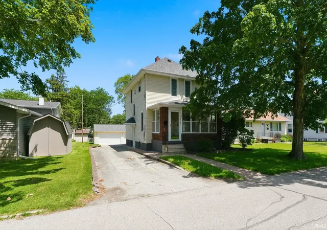Homes for sale in Huntington, IN | 1747 College Ave, Huntington, IN 46750 | MLS# 202626084