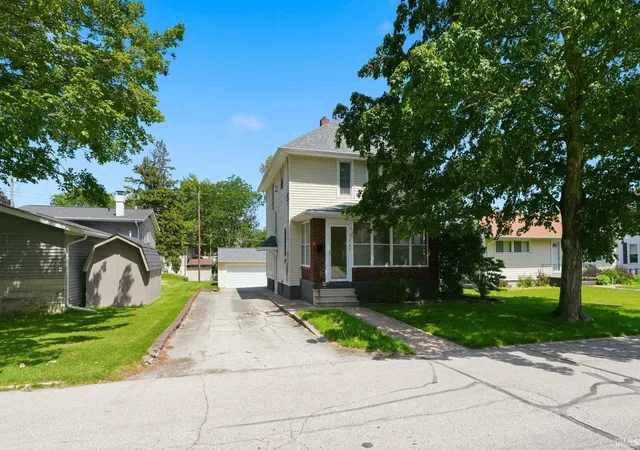 Homes for sale in Huntington, IN | 1747 College Ave, Huntington, IN 46750 | MLS# 202626084