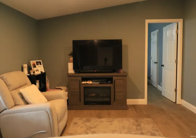 Photo 2 of Manufactured home for sale at 1411 W Walnut St, Washington, IN 47501 | MLS# 202626095 | Listing updated on 2026-09-10