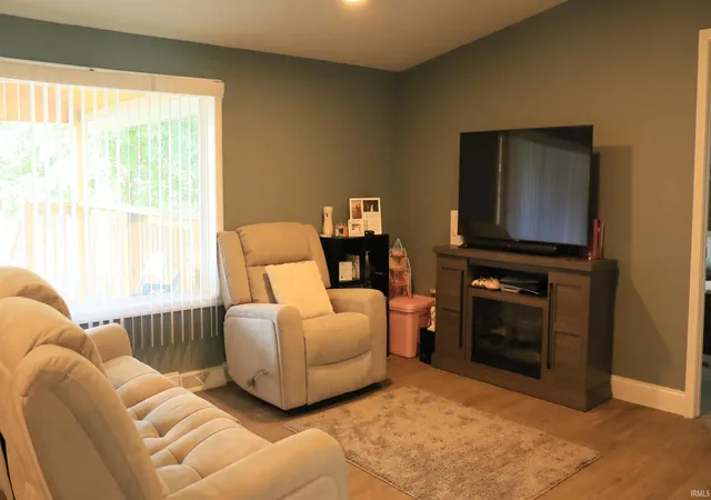 Photo 2 of Manufactured home for sale at 1411 W Walnut St, Washington, IN 47501 | MLS# 202626095 | Listing updated on 2026-09-10