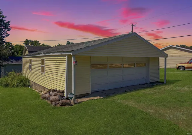 17th image of 2003 F St, Bedford, IN 47421 | MLS# 202626101