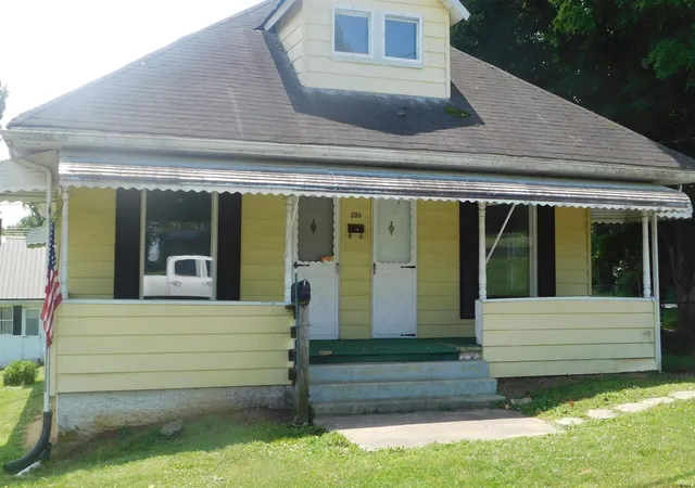 1st image of 306 W Poplar St, Salem, IN 47167 | MLS# 202626112