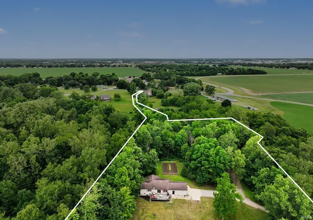 Homes for sale in Goshen, IN | 18400 County Road 42, Goshen, IN 46526 | MLS# 202626130