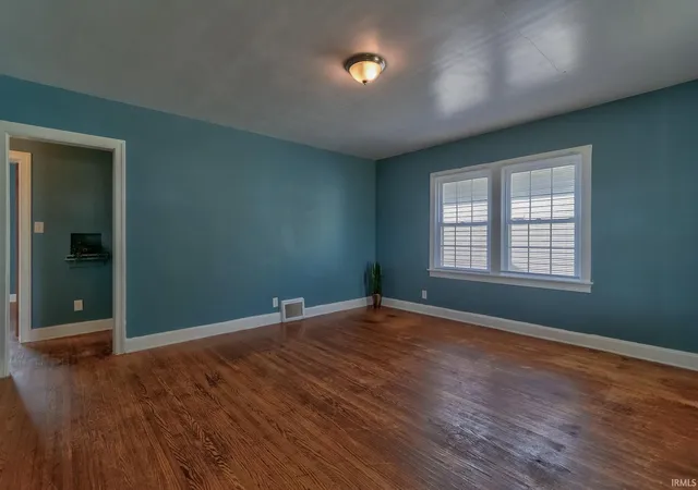 Photo 2 of Sale Pending at 553 E Parkland Ave, Evansville, IN 47711 | MLS# 202626131 | Listing updated on 2026-08-21