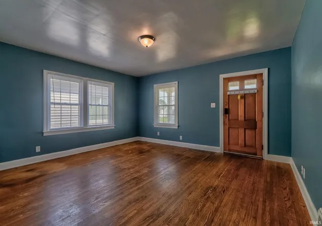 Photo 3 of Sale Pending at 553 E Parkland Ave, Evansville, IN 47711 | MLS# 202626131 | Listing updated on 2026-08-21