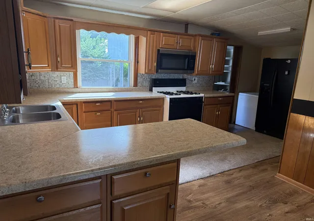 3rd image of 203 E Main St, Peru, IN 46970 | MLS# 202626132