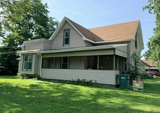 Homes for sale in Flora, IN | 304 N Willow St, Flora, IN 46929 | MLS# 202626145