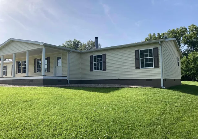 Photo 3 of Sale Pending at 10426 E Main St, Oakland City, IN 47660 | MLS# 202626147 | Listing updated on 2026-09-14