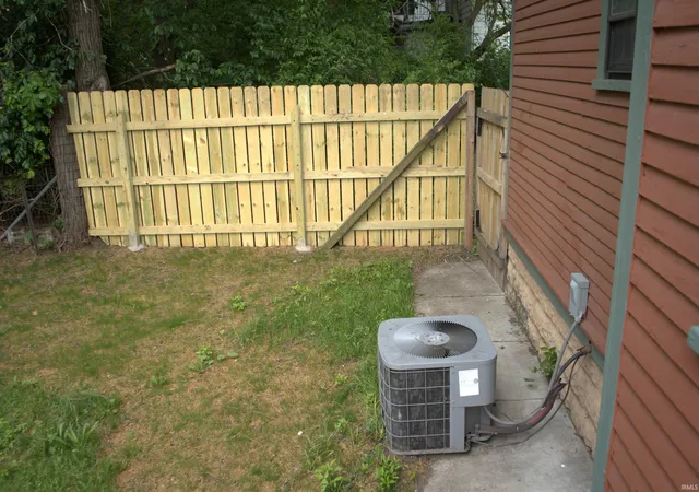 Photo 4 of Manufactured home for sale at 1004 W Lasalle Ct, South Bend, IN 46616 | MLS# 202626149 | Listing updated on 2026-08-31