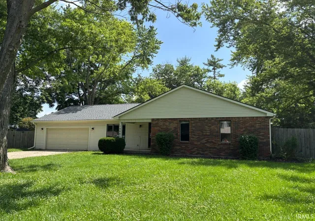 Photo 2 of Sale Pending at 1408 N Buckeye Rd, Muncie, IN 47304 | MLS# 202626154 | Listing updated on 2026-07-21