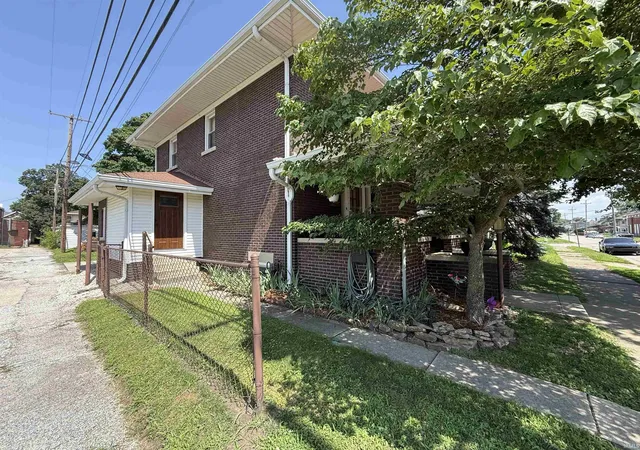 3rd image of 216 Buntin St, Vincennes, IN 47591 | MLS# 202626171