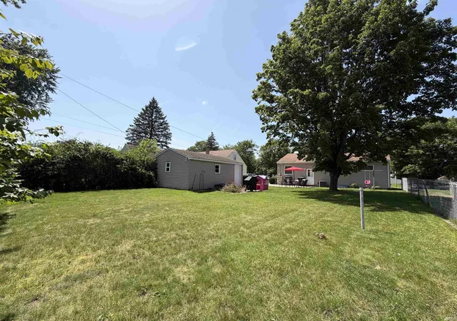 Photo 4 of Sale Pending at 2322 Rockne Dr, South Bend, IN 46615 | MLS# 202626187 | Listing updated on 2026-07-10