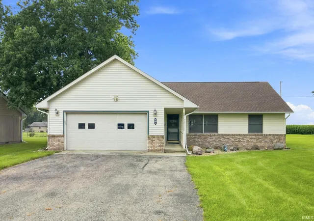 Photo 3 of Manufactured home for sale at 213 S Park Dr, Monticello, IN 47960 | MLS# 202626213 | Listing updated on 2026-09-01