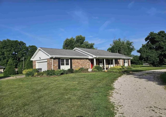 2nd image of 1643 Spruce Dr, Vincennes, IN 47591 | MLS# 202626214