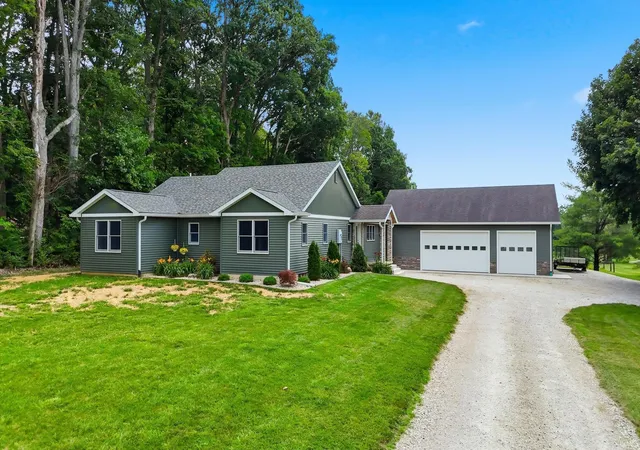 Homes for sale in Huntington, IN | 4279 W 100 N Rd, Huntington, IN 46750 | MLS# 202626216