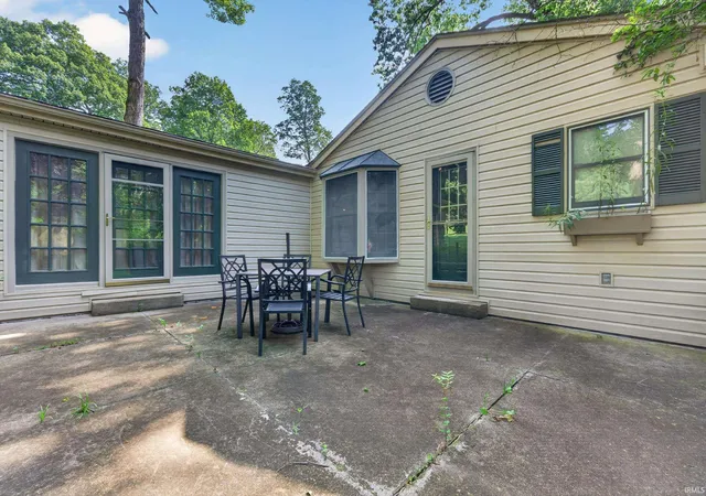 3rd image of 8 Golfview Dr, Logansport, IN 46947 | MLS# 202626229
