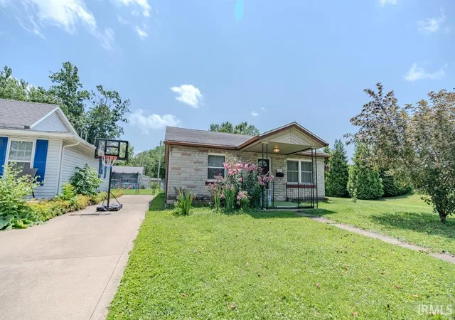 Photo 2 of Manufactured home for sale at 2221 Jefferson St, Logansport, IN 46947 | MLS# 202626231 | Listing updated on 2026-07-07
