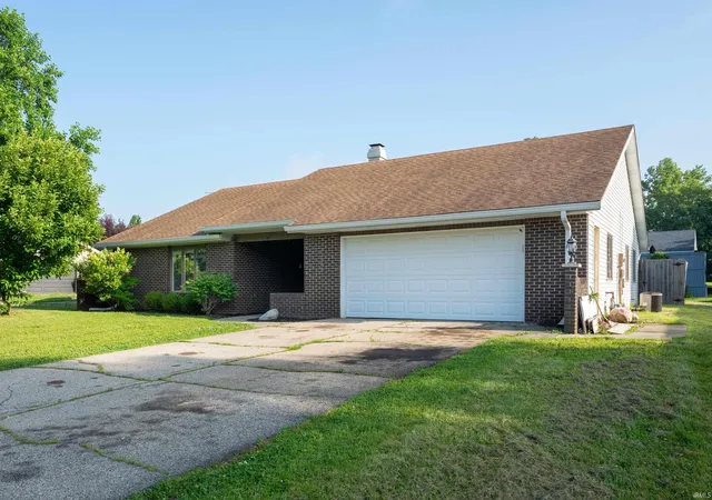 3rd image of 4102 W Squire Ct, Muncie, IN 47304 | MLS# 202626234