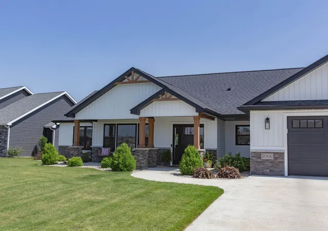 Photo 2 of Manufactured home for sale at 2006 Eastland Xing, Angola, IN 46703 | MLS# 202626243 | Listing updated on 2026-07-09