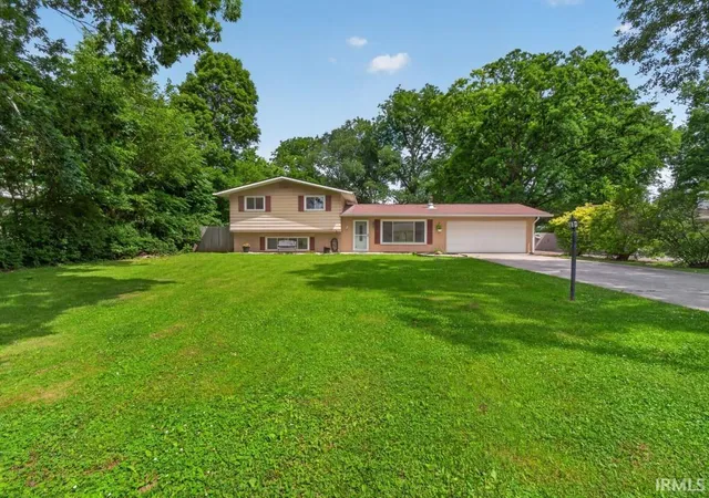 Photo 1 of Sale Pending at 3728 Spruce Dr, Fort Wayne, IN 46809 | MLS# 202626250 | Listing updated on 2026-07-05