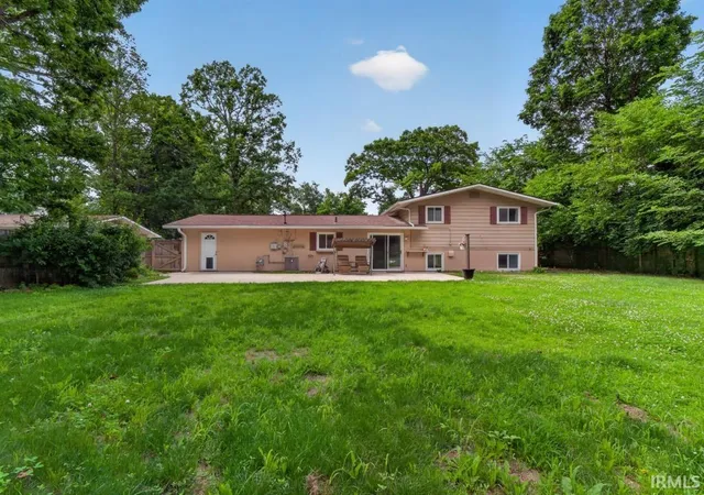Photo 3 of Sale Pending at 3728 Spruce Dr, Fort Wayne, IN 46809 | MLS# 202626250 | Listing updated on 2026-07-05