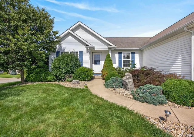 Homes for sale in Bloomington, IN | 3031 N Cantlin Dr, Bloomington, IN 47404 | MLS# 202626264