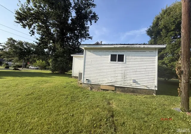 3rd image of 517 E 4Th St, Hartford City, IN 47348 | MLS# 202626275