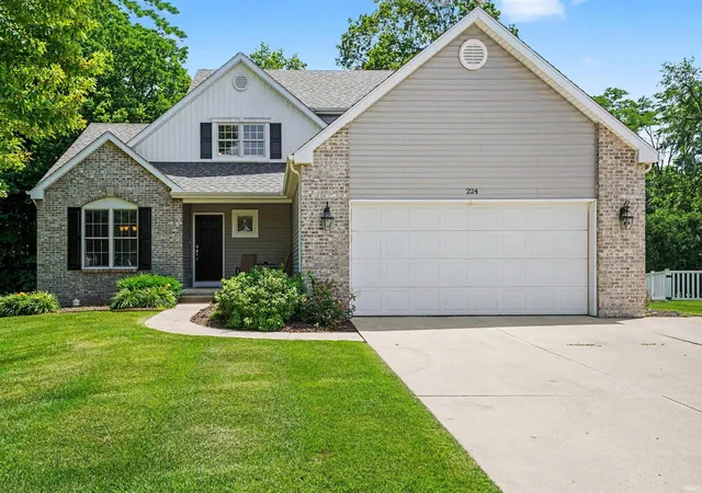 Photo 1 of Sale Pending at 224 Livingston Bay Ct, Mishawaka, IN 46544 | MLS# 202626280 | Listing updated on 2026-07-04