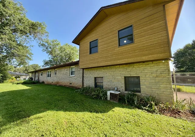5th image of 417 Sycamore Dr, Bedford, IN 47421 | MLS# 202626290