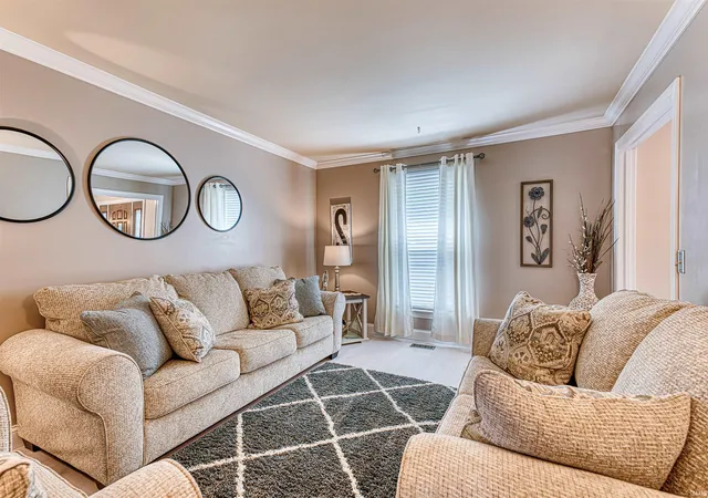 5th image of 1000 Kingswood Dr, Evansville, IN 47715 | MLS# 202626293