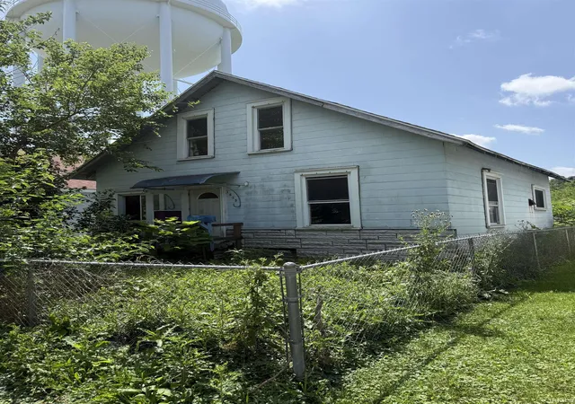 1st image of 1615 W 1st St, Marion, IN 46952 | MLS# 202626304