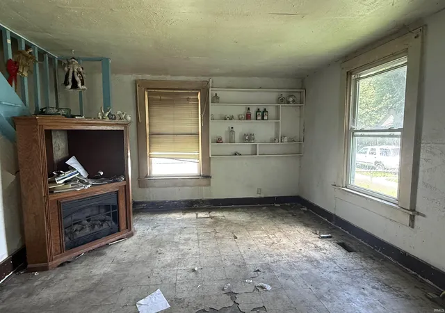 2nd image of 1615 W 1st St, Marion, IN 46952 | MLS# 202626304