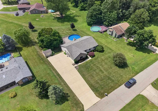 3rd image of 7 Parkwood Dr, Logansport, IN 46947 | MLS# 202626309