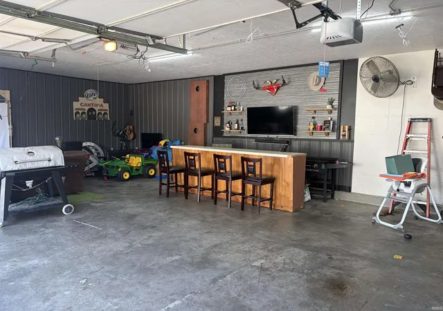Photo 40 of Sale Pending at 11405 Edgewater Ave, Hoagland, IN 46745 | MLS# 202626314 | Listing updated on 2026-07-15